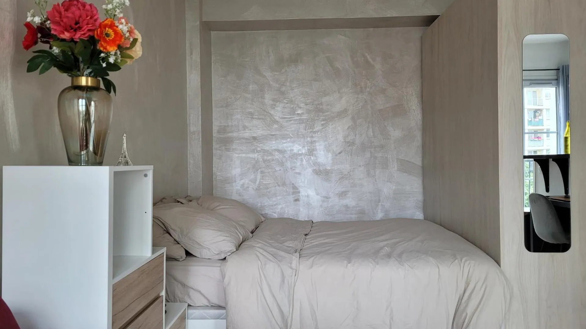 Studio Lumineux Avec Balcon Apartment Paris